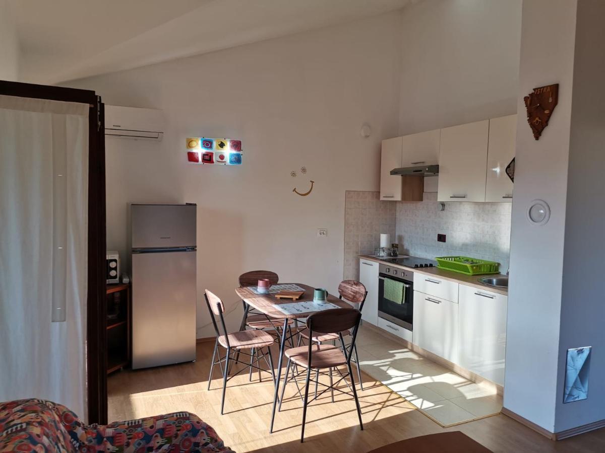 Appartement Sonia Fažana Екстериор снимка